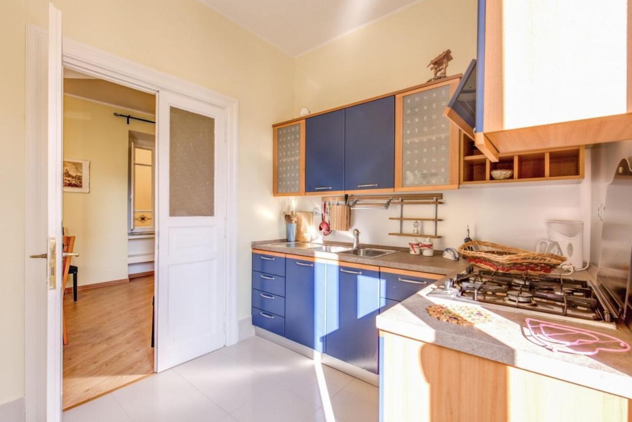 Lovely 4-Bedroom Apartment 30M Sangiovanni Metro روما المظهر الخارجي الصورة